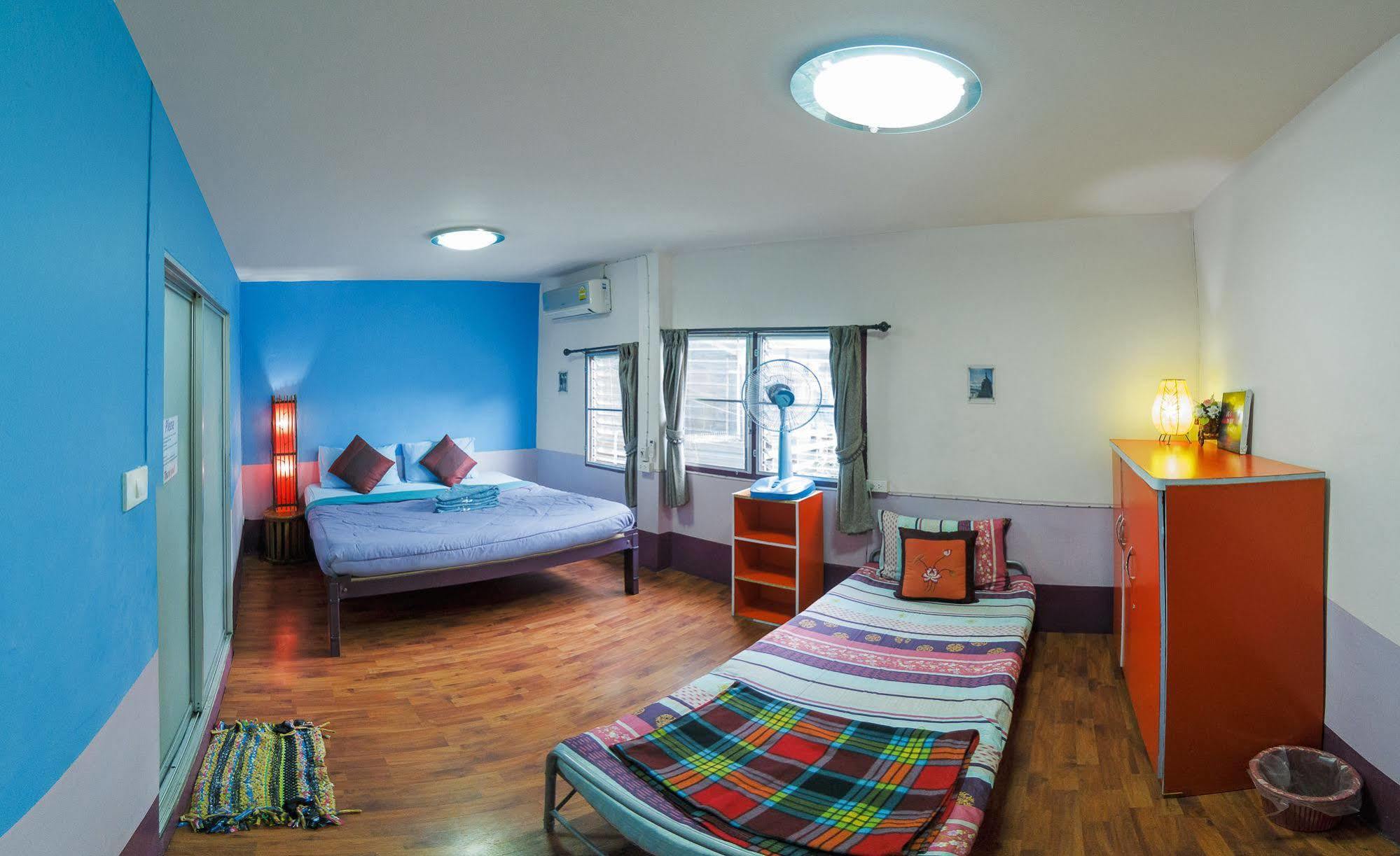 Kikie'S House Hostel เชียงใหม่ ภายนอก รูปภาพ